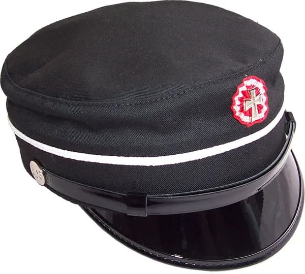 Czapka studenta – dlaczego nazywana jest biretem? Historia i tradycje.