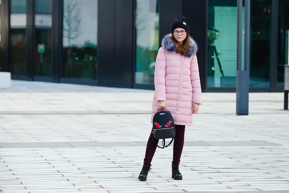 Jaką czapkę wybrać do różowej kurtki? Oto najlepsze inspiracje i porady!