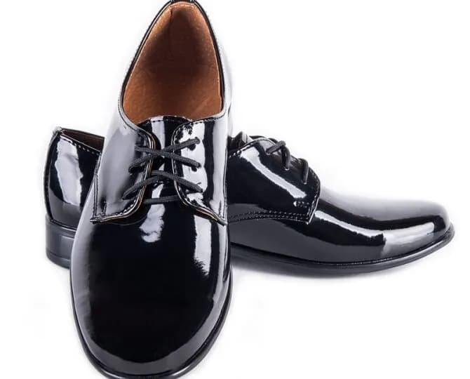 Eleganckie buty chłopięce 23 - idealne wybór na specjalne okazje