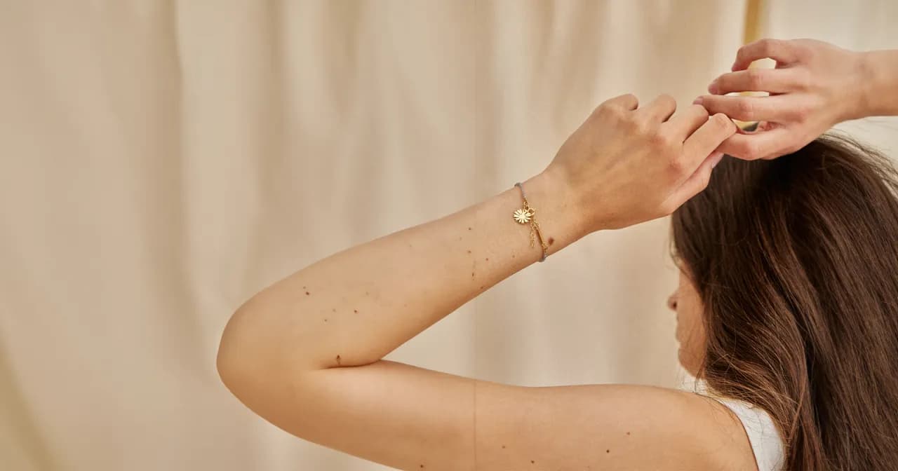 Jakie bransoletki są teraz modne? Poznaj najważniejsze trendy i style