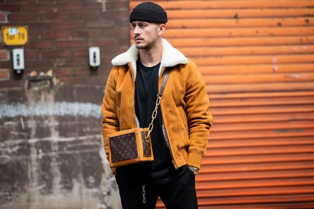 Jak nosić czapkę zimową męską, by wyglądać modnie i czuć się komfortowo