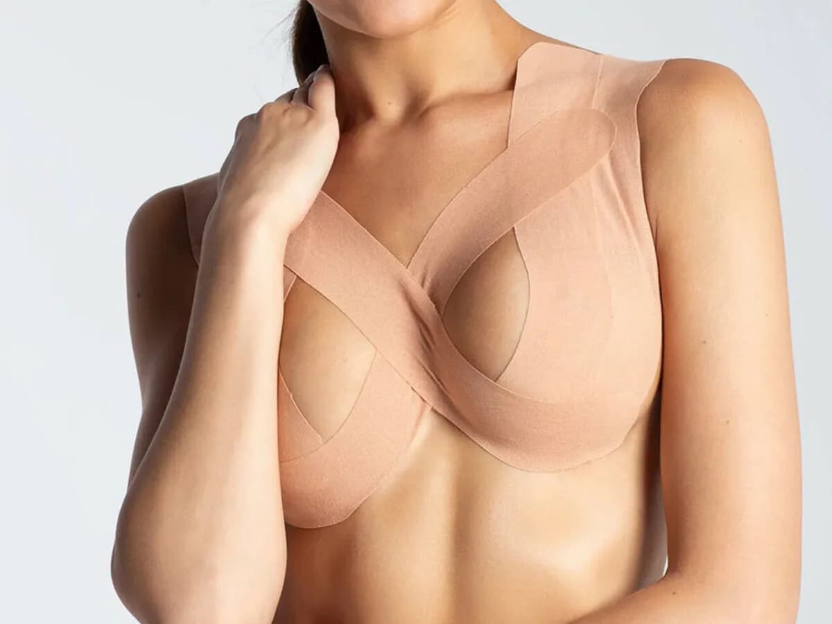 Najlepsza taśma do biustu – jakie właściwości zapewnią komfort i trwałość?